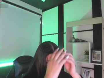 annieadamss_
