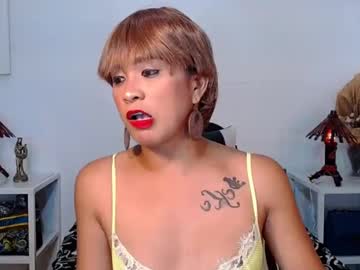 asianqueen_whitesuace