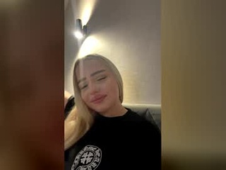 blonde8888
