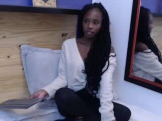 caroline_ms777