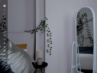 charlotte_boobsss