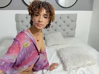 charlotte_skiinny