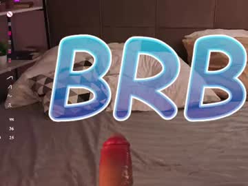 ella_bats