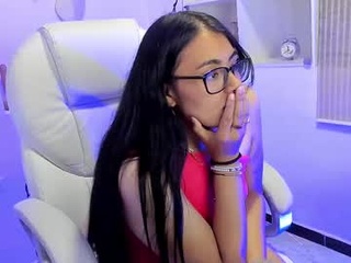 emily_jhonees