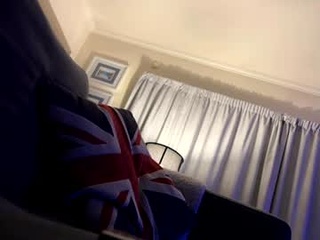 kiwiladnz04