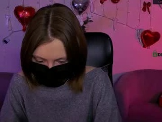 lola_moans