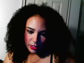 lolabanks_xo