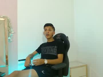 majo_tay1