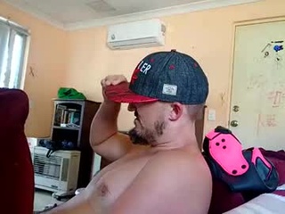 maxhornyboyzfan
