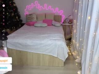 maya_blonde18
