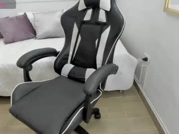 mia__lopez_