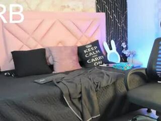 mia_redrose