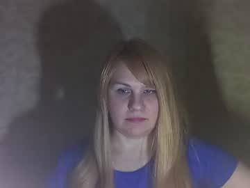 milla_moon_