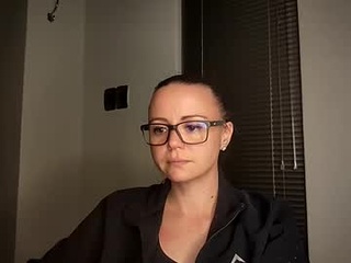 mrs_bunny_swing