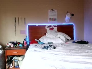 naomi_skiesxo
