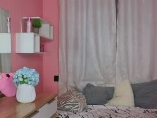 nica_moonest