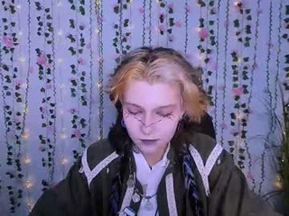scarlet_bloom__