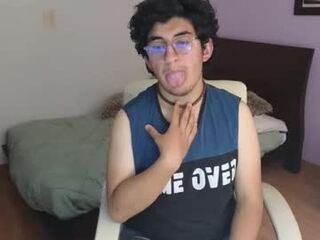 sexypolarbear33