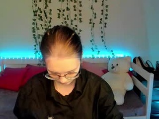 shy_elina01