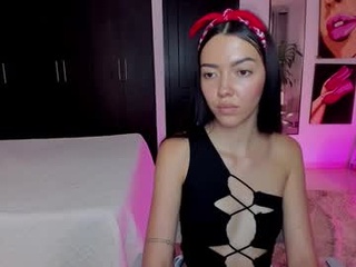 valerie_fox18
